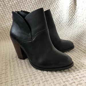 Gianni Bini Black Leather Booties 7.5